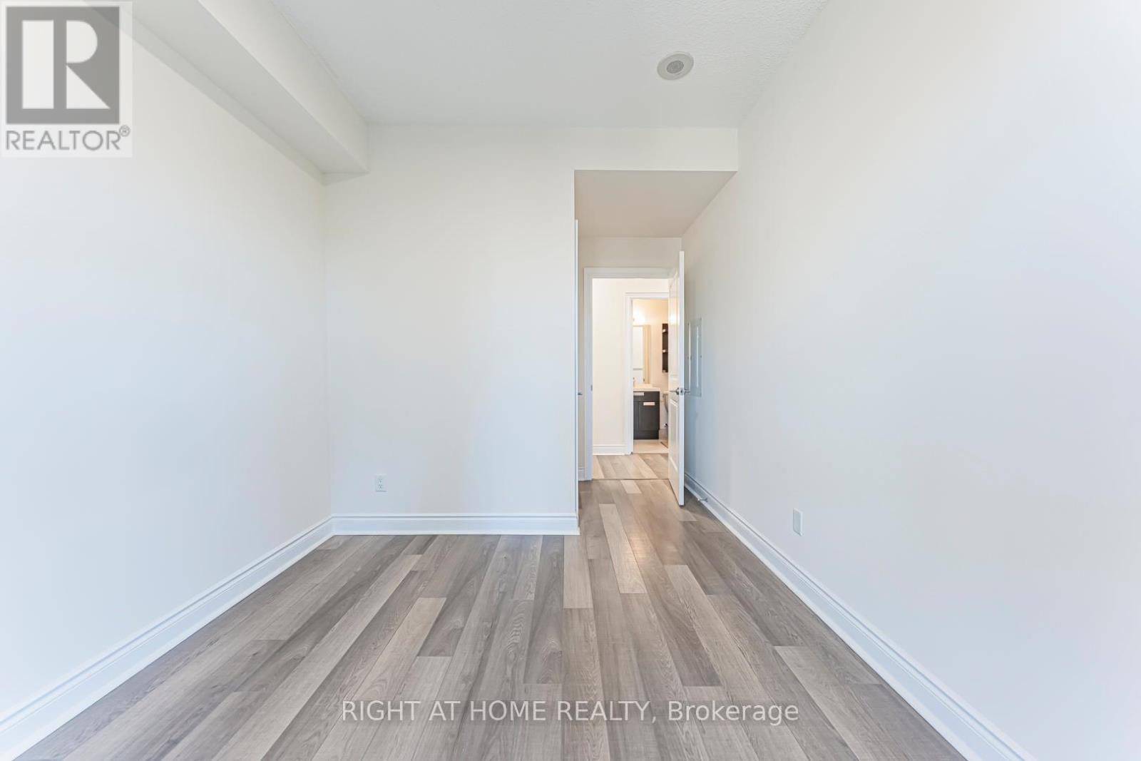 2104 - 28 Ted Rogers Way, Toronto, Ontario  M4Y 2J4 - Photo 9 - C12433763