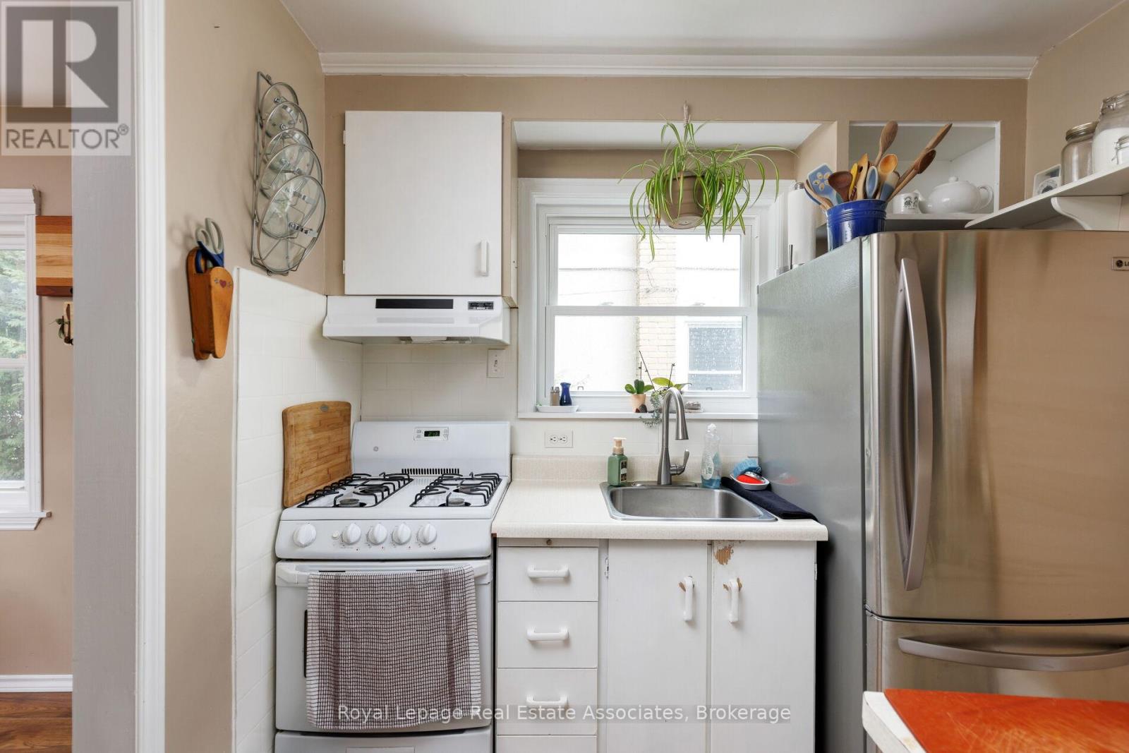7 Maybourne Avenue, Toronto, Ontario  M1L 2V6 - Photo 17 - E12433744