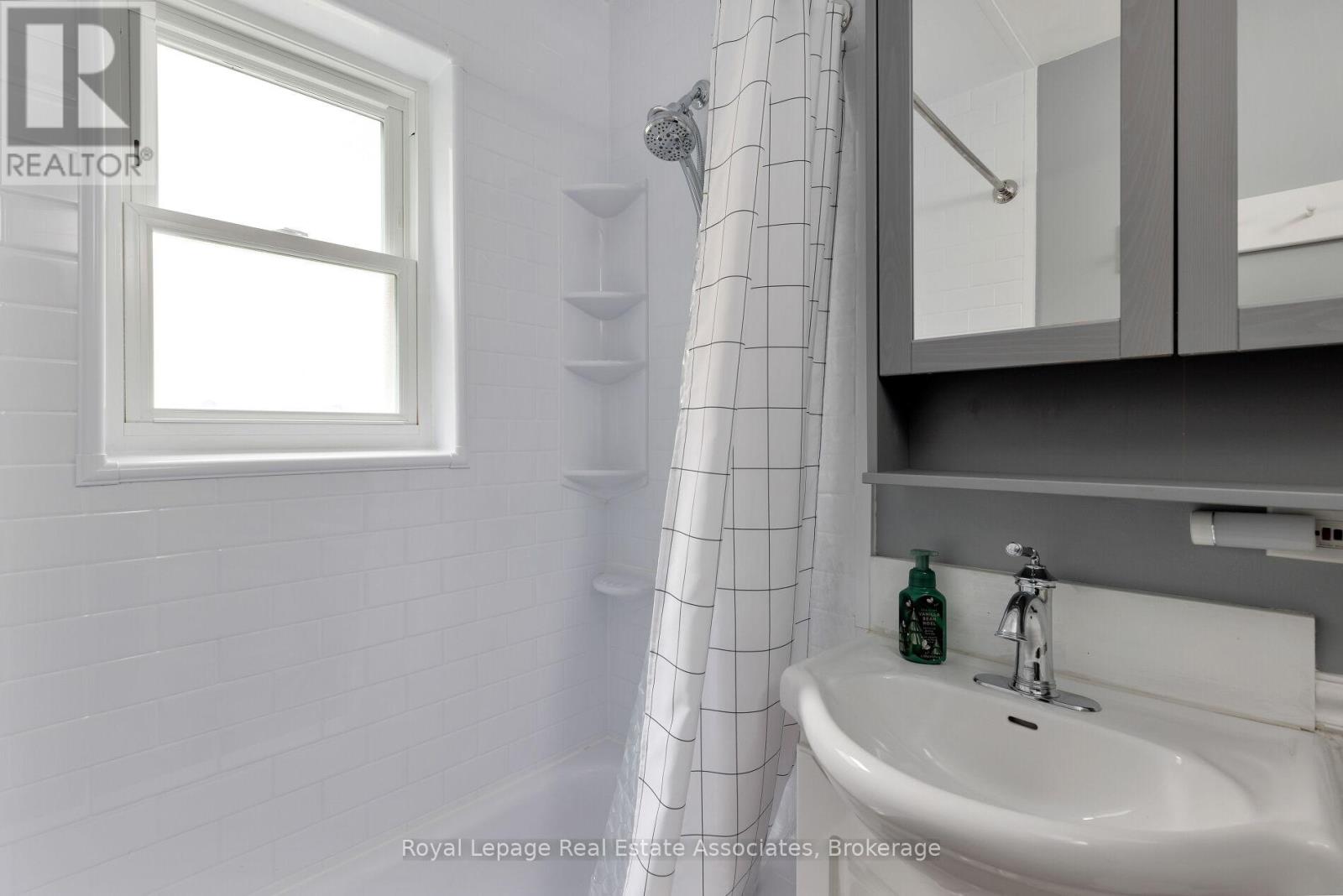 7 Maybourne Avenue, Toronto, Ontario  M1L 2V6 - Photo 25 - E12433744