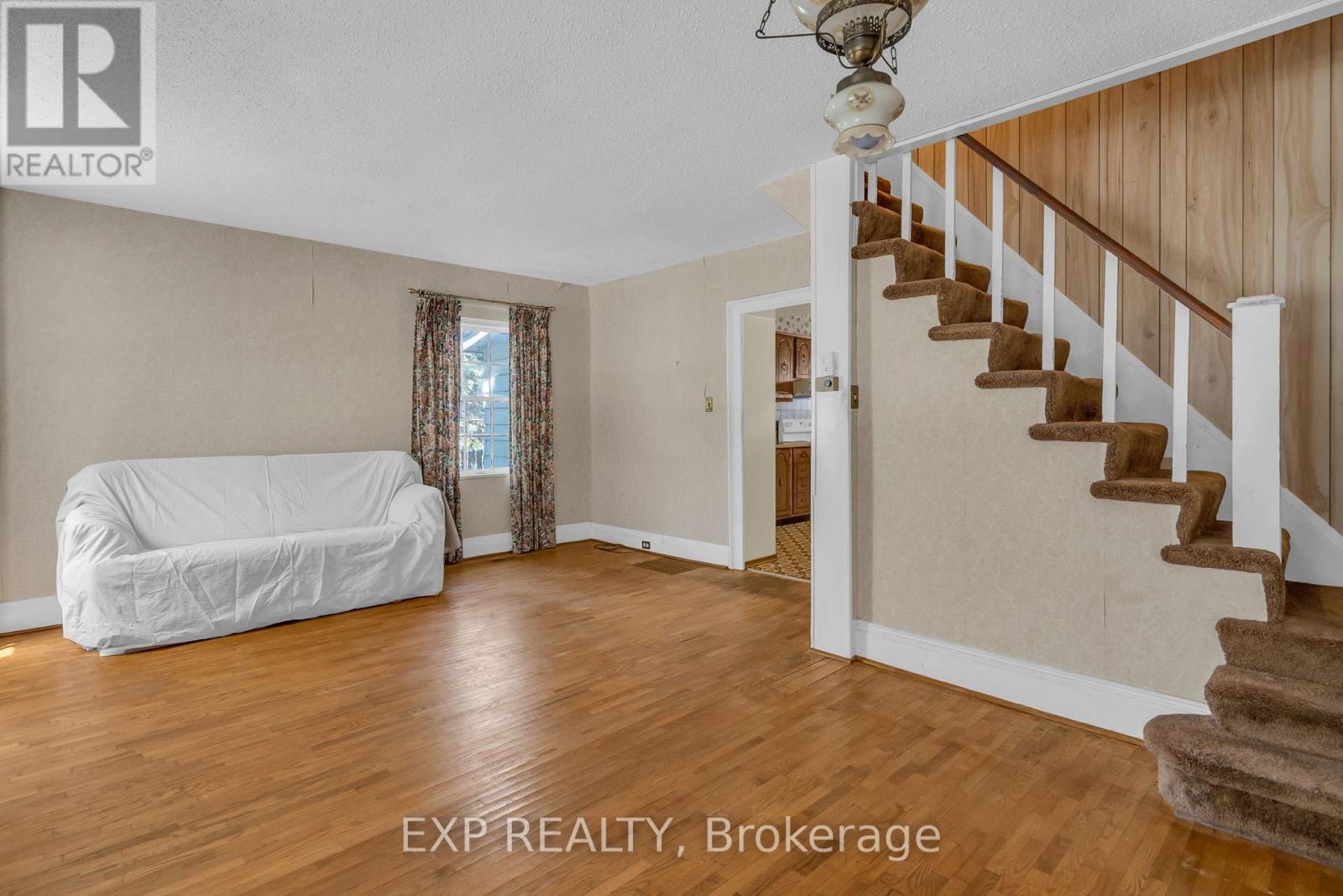 39 River Street, Georgina, Ontario  L0E 1R0 - Photo 11 - N12433733