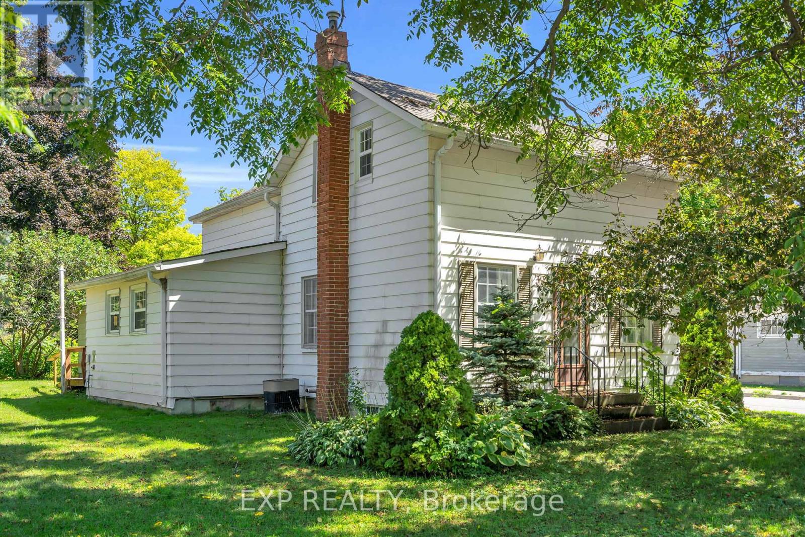 39 River Street, Georgina, Ontario  L0E 1R0 - Photo 2 - N12433733