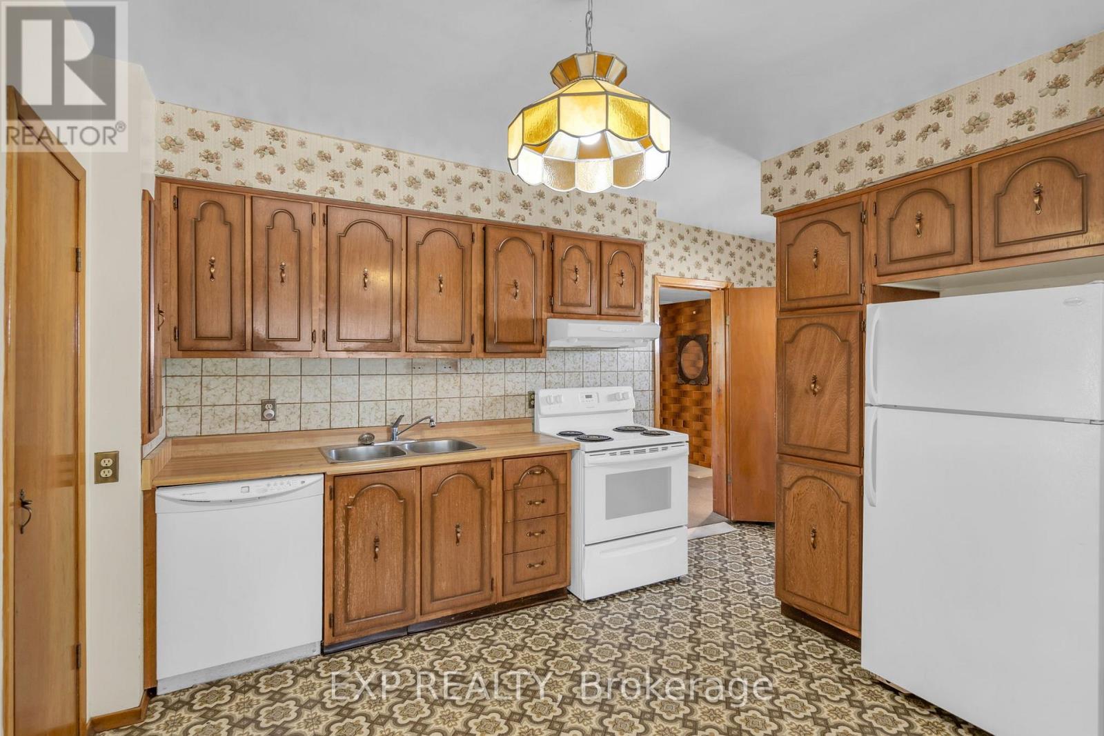39 River Street, Georgina, Ontario  L0E 1R0 - Photo 9 - N12433733