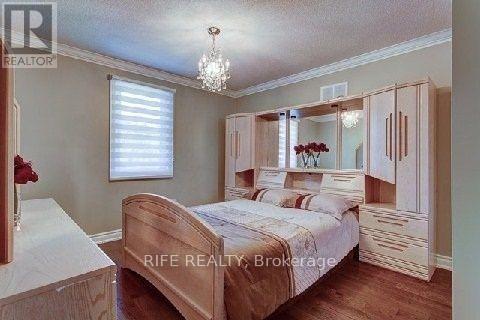 88 Windermere Crescent, Richmond Hill, Ontario  L4C 6Y9 - Photo 11 - N12433765