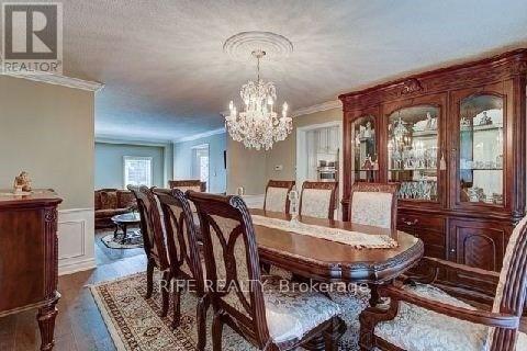 88 Windermere Crescent, Richmond Hill, Ontario  L4C 6Y9 - Photo 4 - N12433765