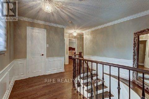 88 Windermere Crescent, Richmond Hill, Ontario  L4C 6Y9 - Photo 7 - N12433765
