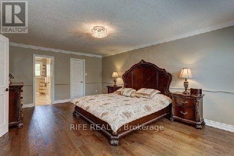 88 Windermere Crescent, Richmond Hill, Ontario  L4C 6Y9 - Photo 8 - N12433765