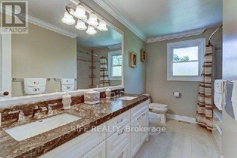 88 Windermere Crescent, Richmond Hill, Ontario  L4C 6Y9 - Photo 9 - N12433765