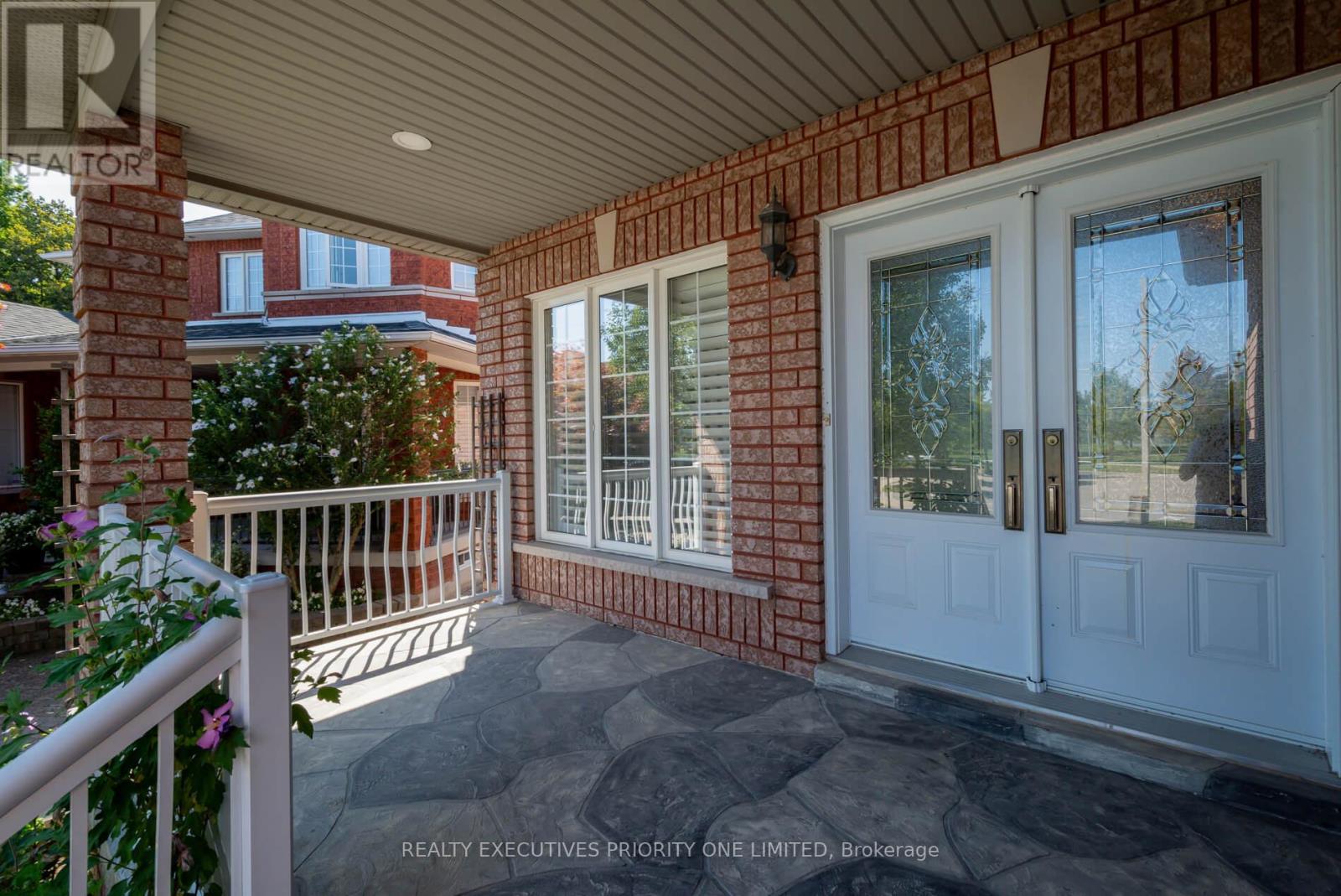 64 Brasswinds Court, Vaughan, Ontario  L4L 9C6 - Photo 3 - N12433772