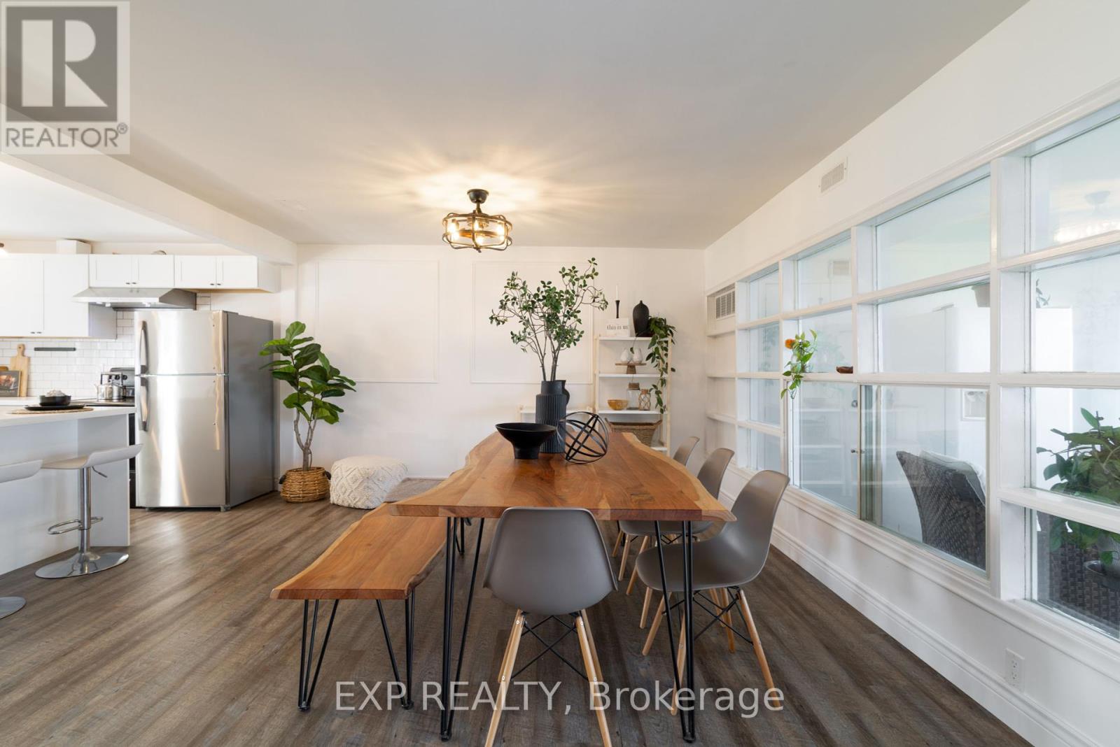 24 Lakeshore Road, Georgina, Ontario  L0E 1N0 - Photo 16 - N12433779
