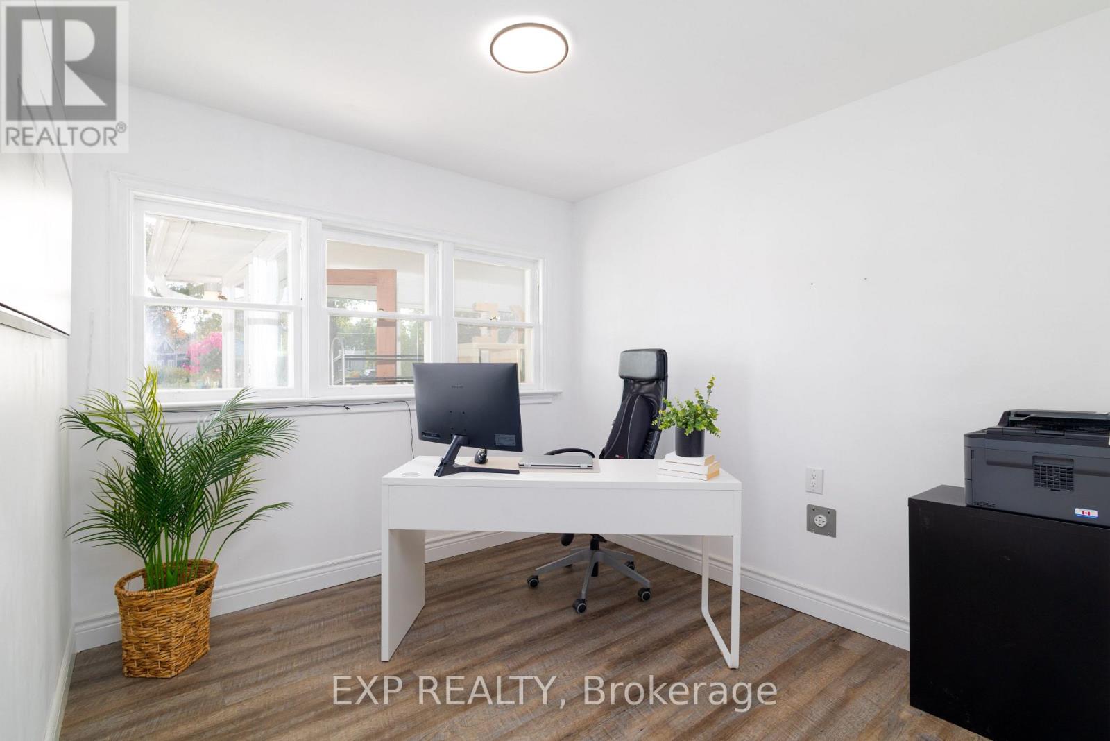 24 Lakeshore Road, Georgina, Ontario  L0E 1N0 - Photo 22 - N12433779