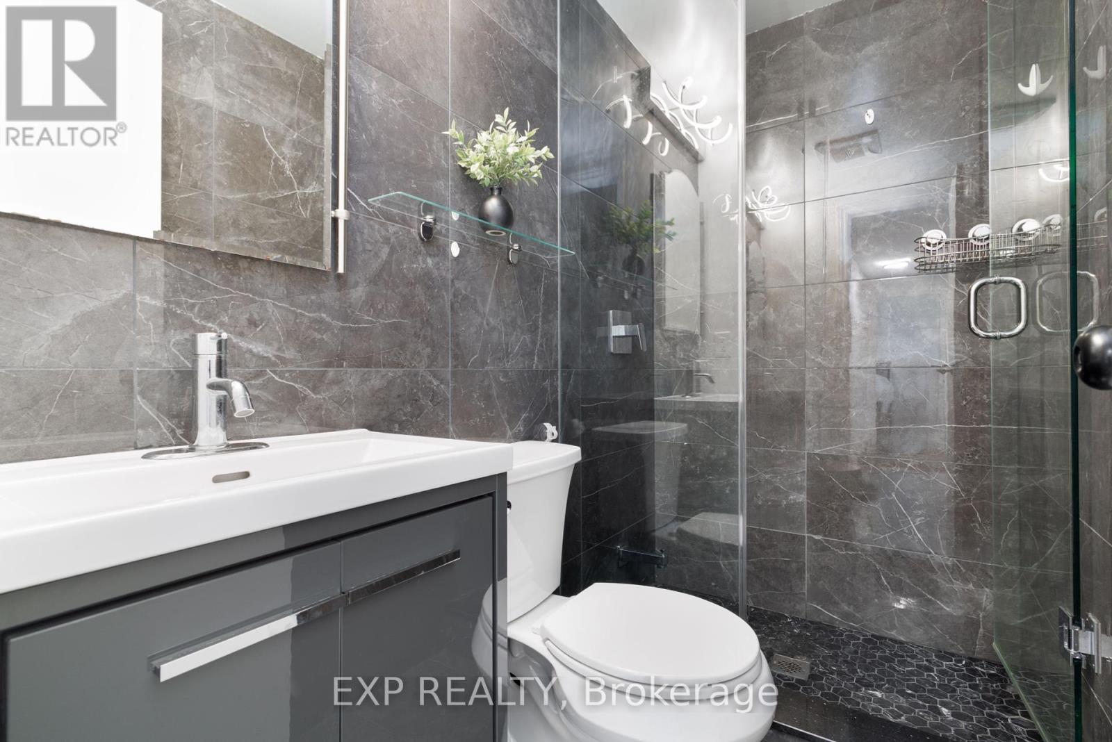 24 Lakeshore Road, Georgina, Ontario  L0E 1N0 - Photo 27 - N12433779