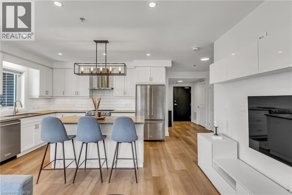 247 GREY SILO Road Unit# 102, Waterloo, Ontario