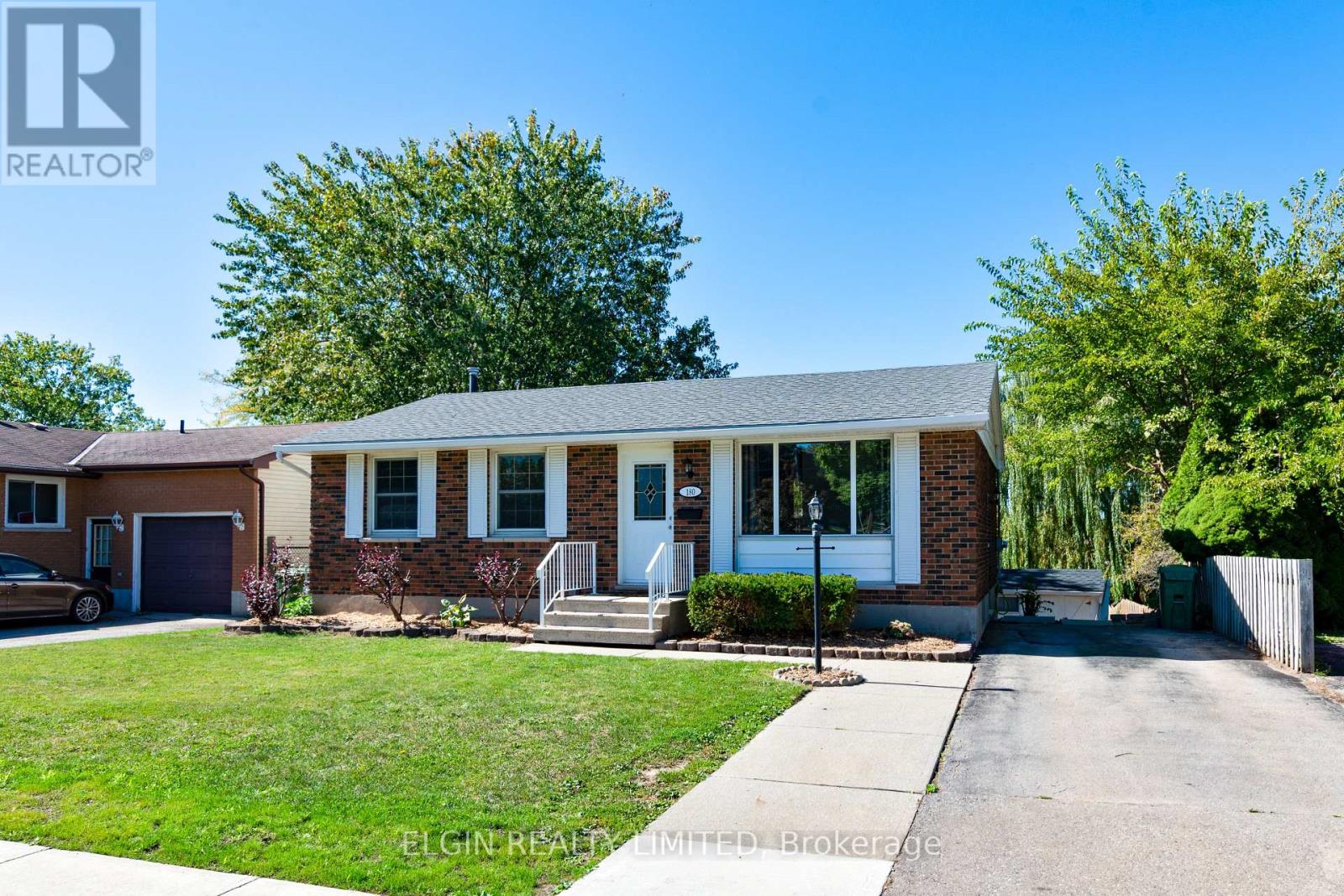 180 Fairview Avenue, St. Thomas, Ontario  N5R 4Y1 - Photo 1 - X12433867
