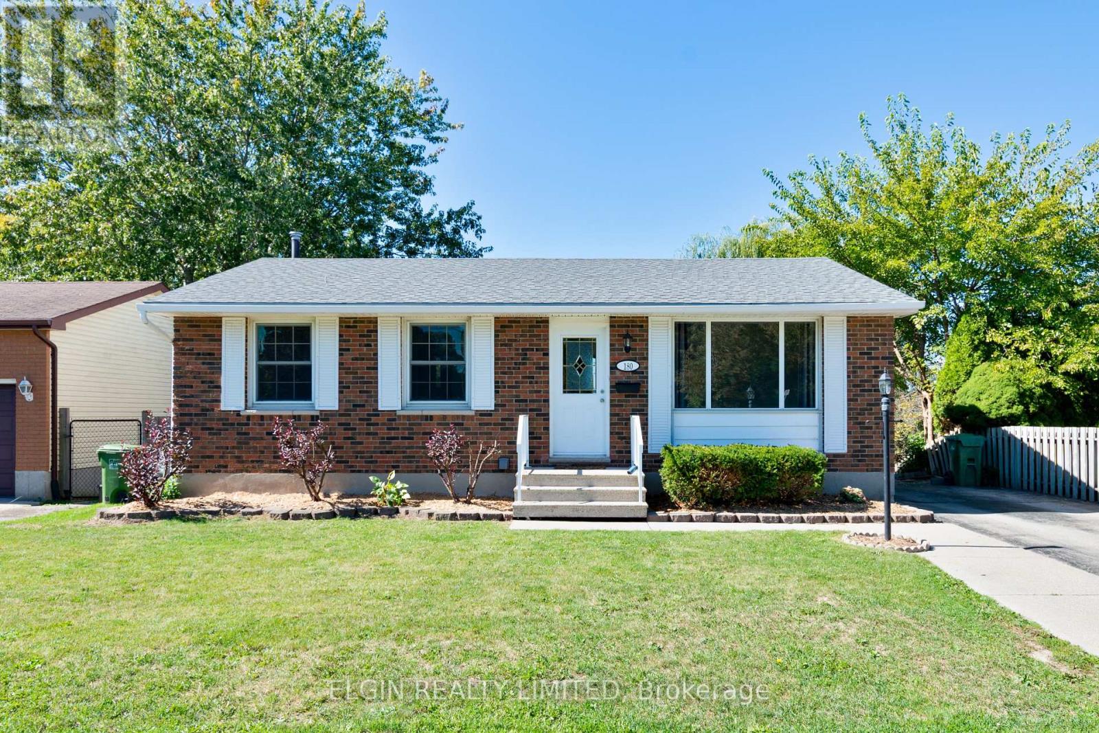 180 Fairview Avenue, St. Thomas, Ontario  N5R 4Y1 - Photo 2 - X12433867