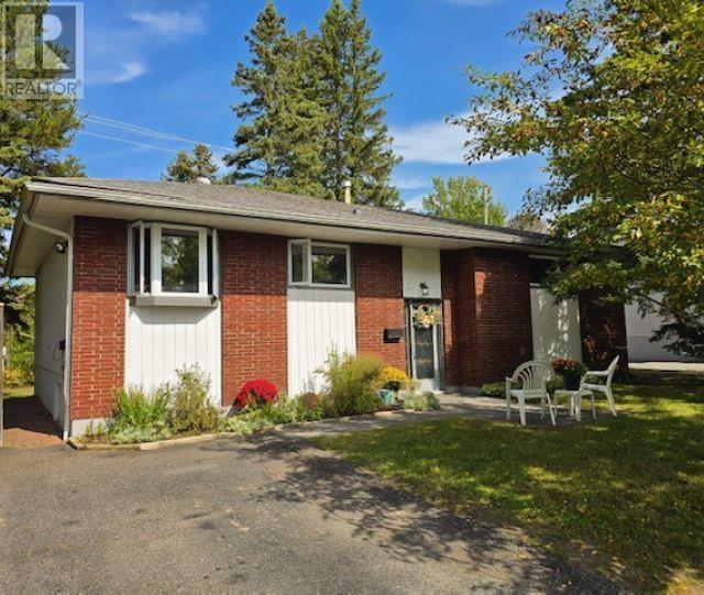 134 Hinton Ave, Thunder Bay, Ontario