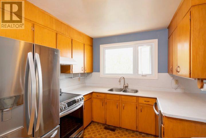 134 Hinton Ave, Thunder Bay, Ontario  P7A 7E2 - Photo 3 - TB252974