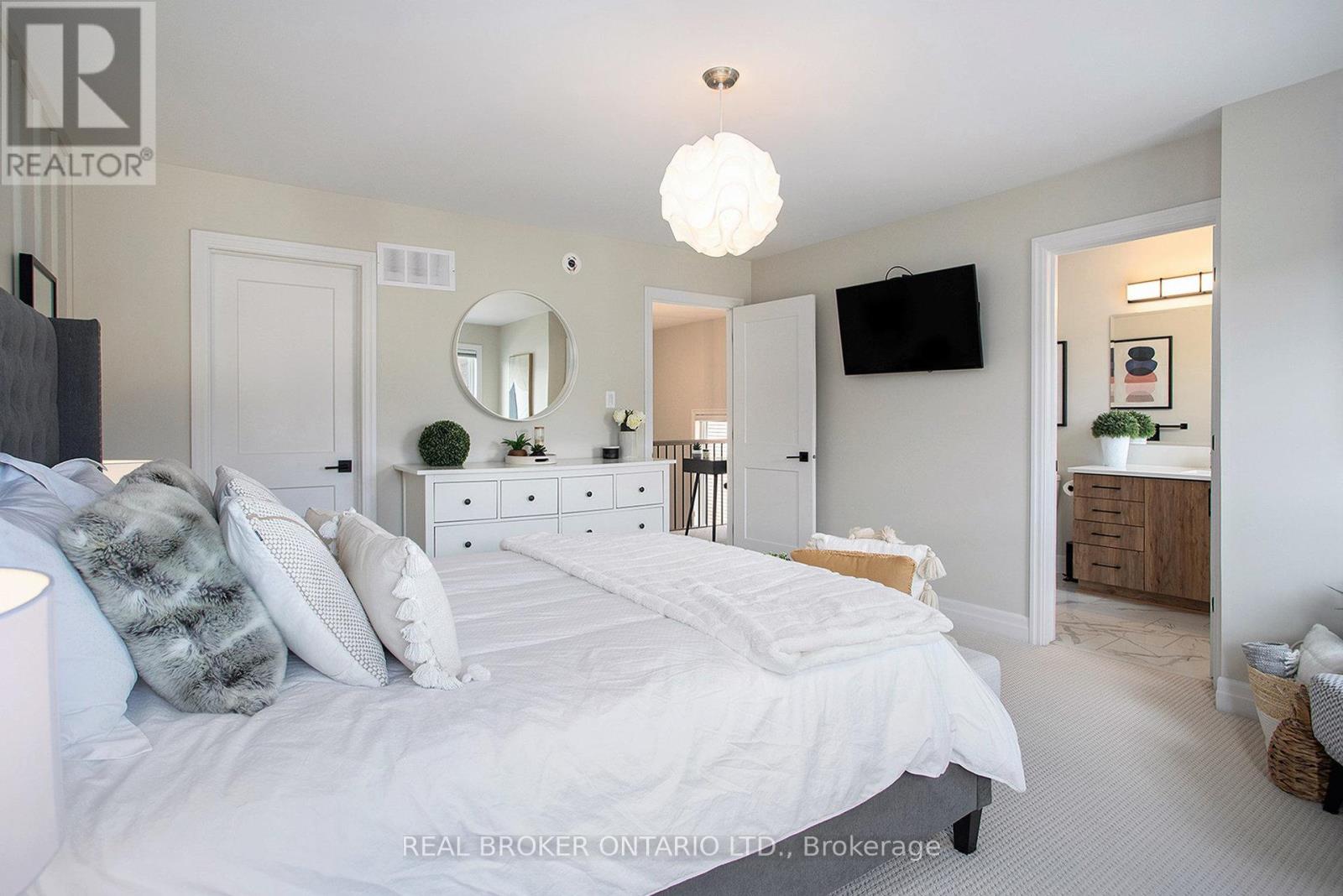 767 Cairn Crescent, Ottawa, Ontario  K1W 0P4 - Photo 19 - X12433827