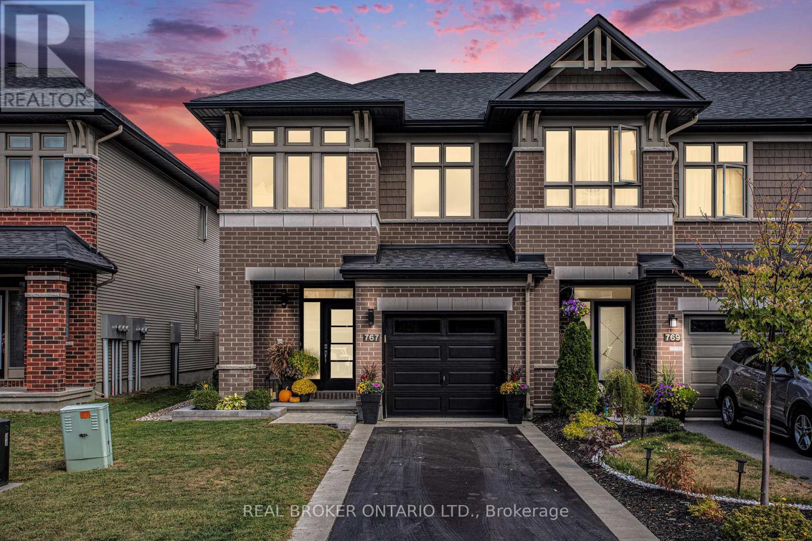 767 Cairn Crescent, Ottawa, Ontario  K1W 0P4 - Photo 2 - X12433827
