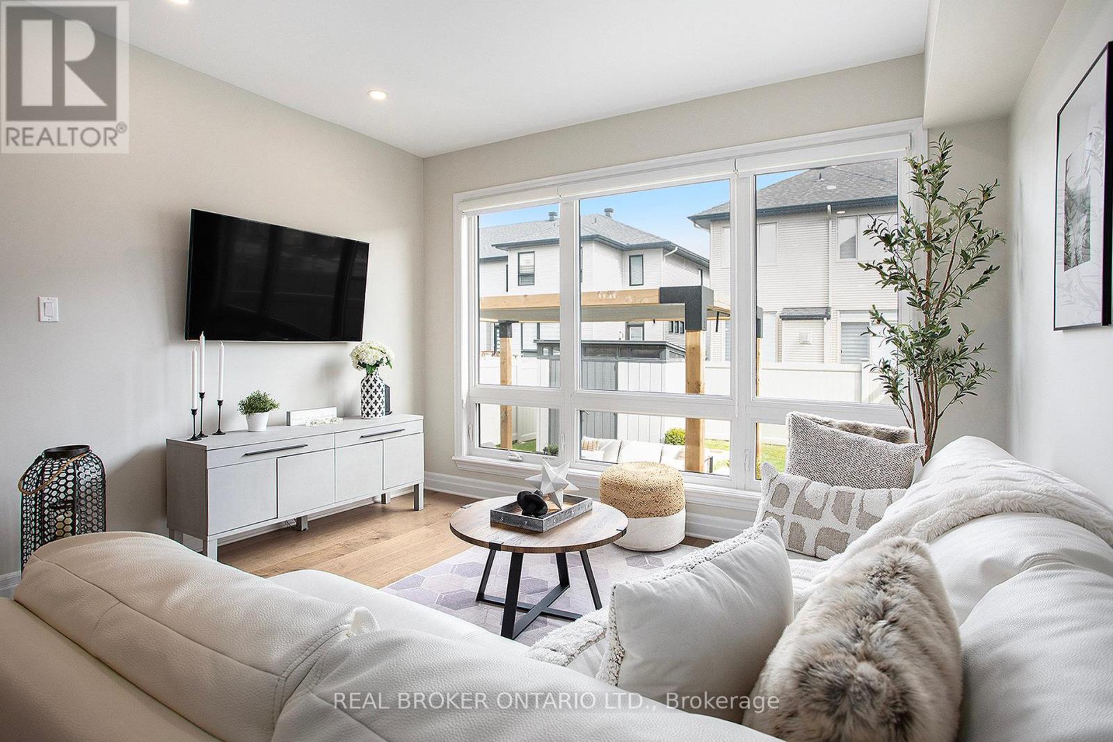 767 Cairn Crescent, Ottawa, Ontario  K1W 0P4 - Photo 6 - X12433827