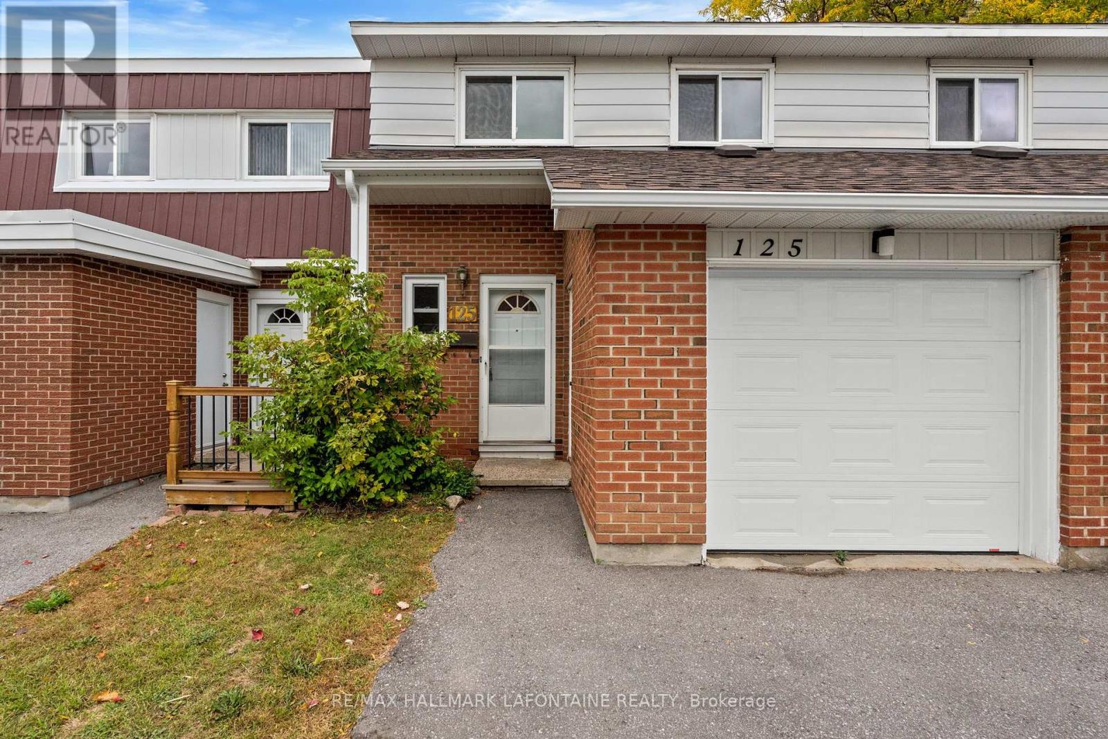 125 The Rockery Private, Ottawa, Ontario  K1K 3Y5 - Photo 3 - X12433857