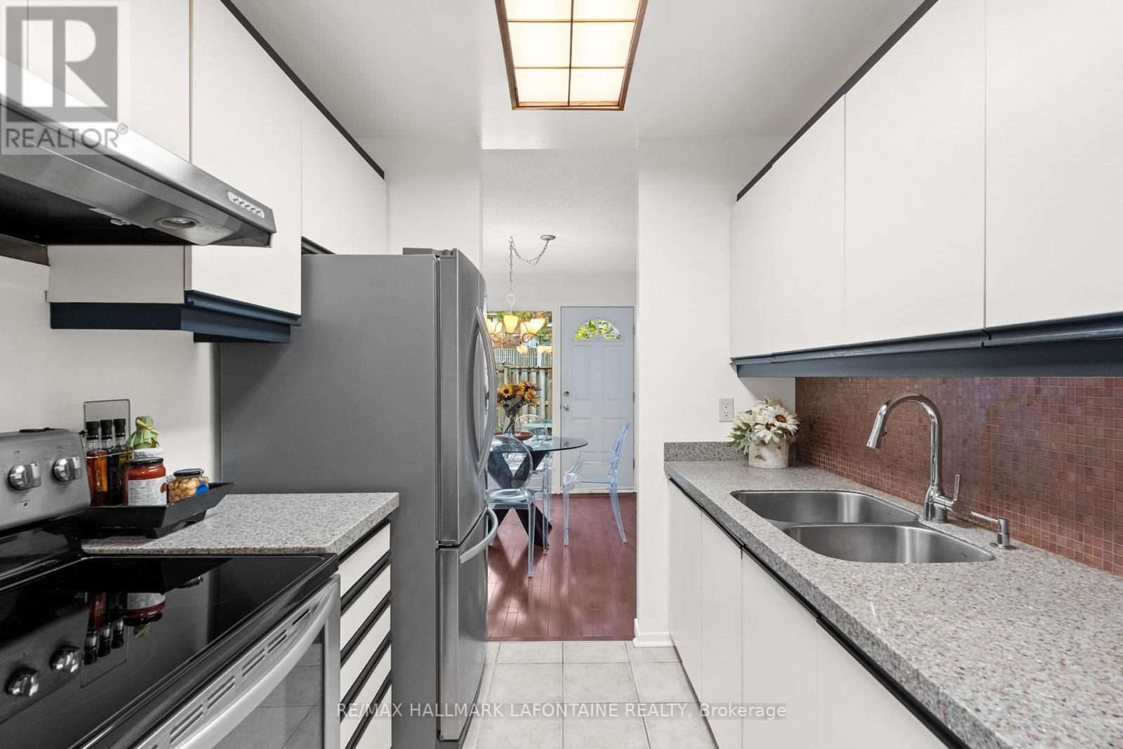 125 The Rockery Private, Ottawa, Ontario  K1K 3Y5 - Photo 8 - X12433857