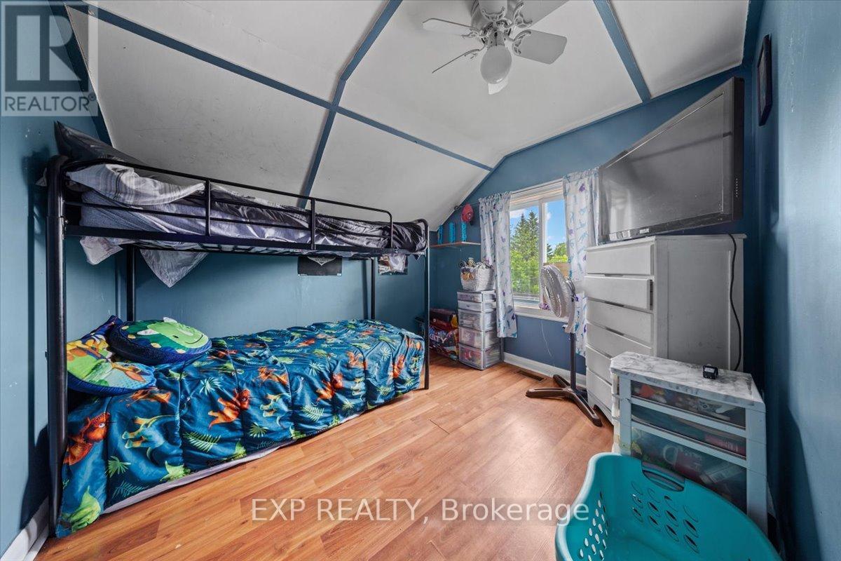 18 Delhi Street, Brockville, Ontario  K6V 4H3 - Photo 12 - X12433864