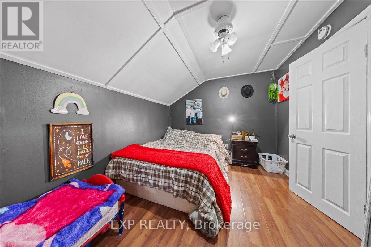 18 Delhi Street, Brockville, Ontario  K6V 4H3 - Photo 14 - X12433864