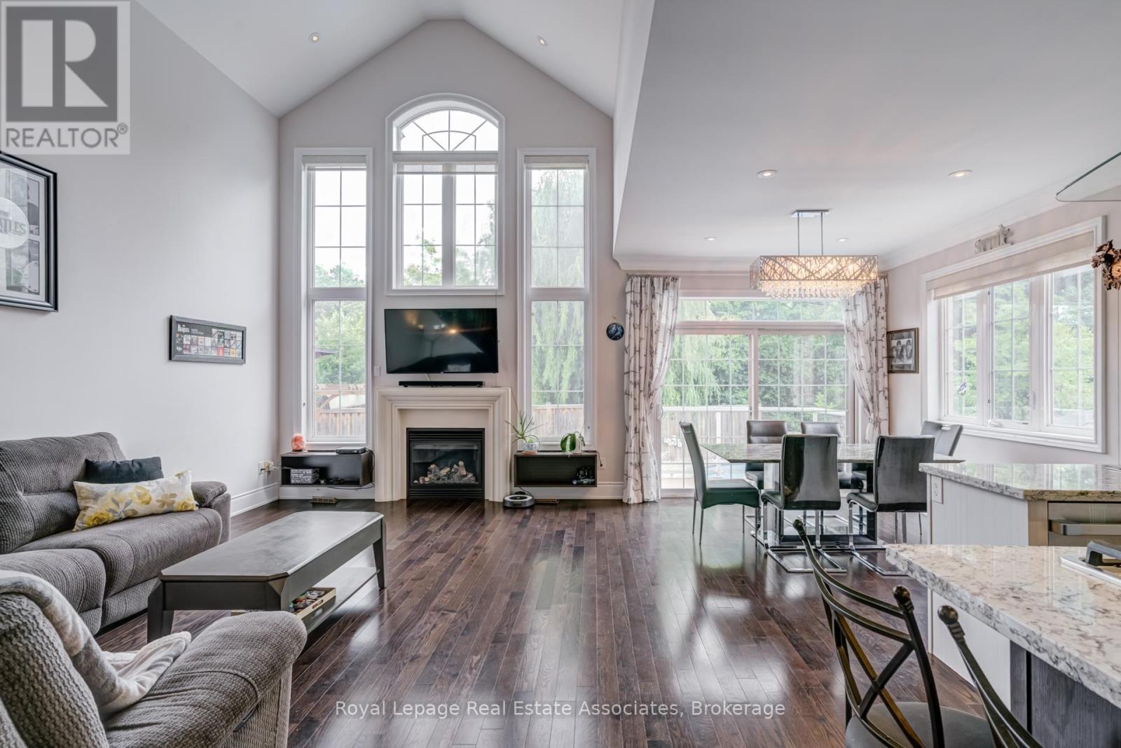 20 Cannington Crescent, Brampton, Ontario  L6X 0W6 - Photo 10 - W12433755