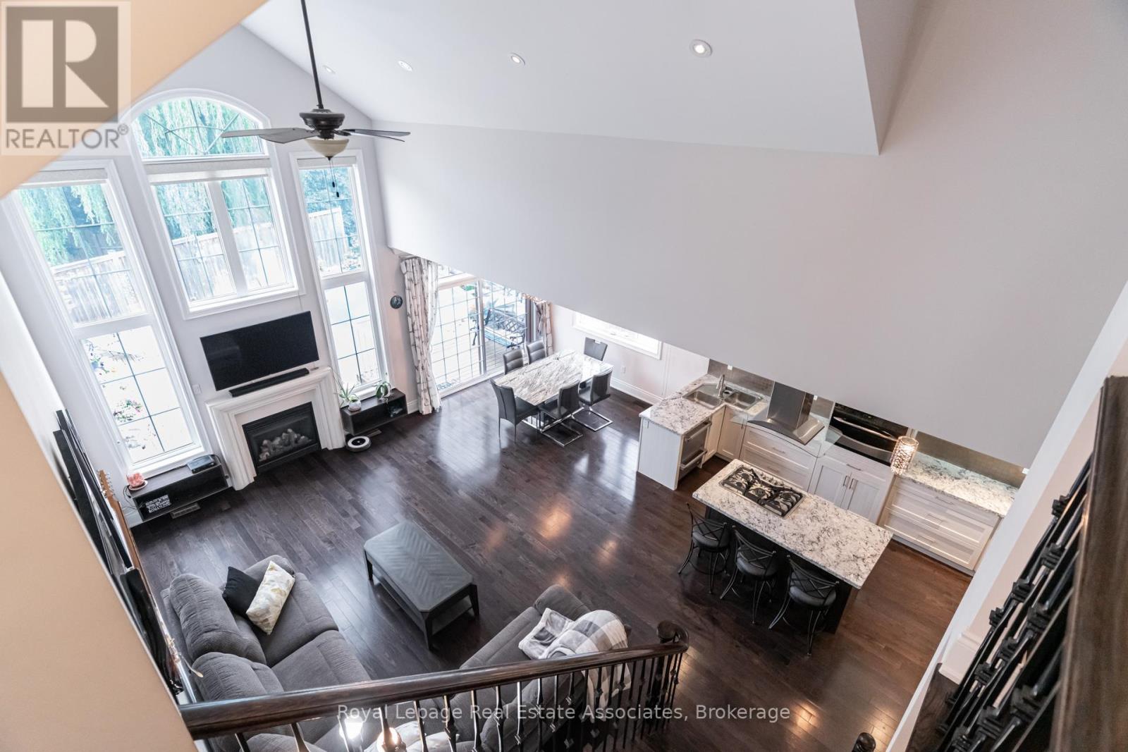 20 Cannington Crescent, Brampton, Ontario  L6X 0W6 - Photo 12 - W12433755