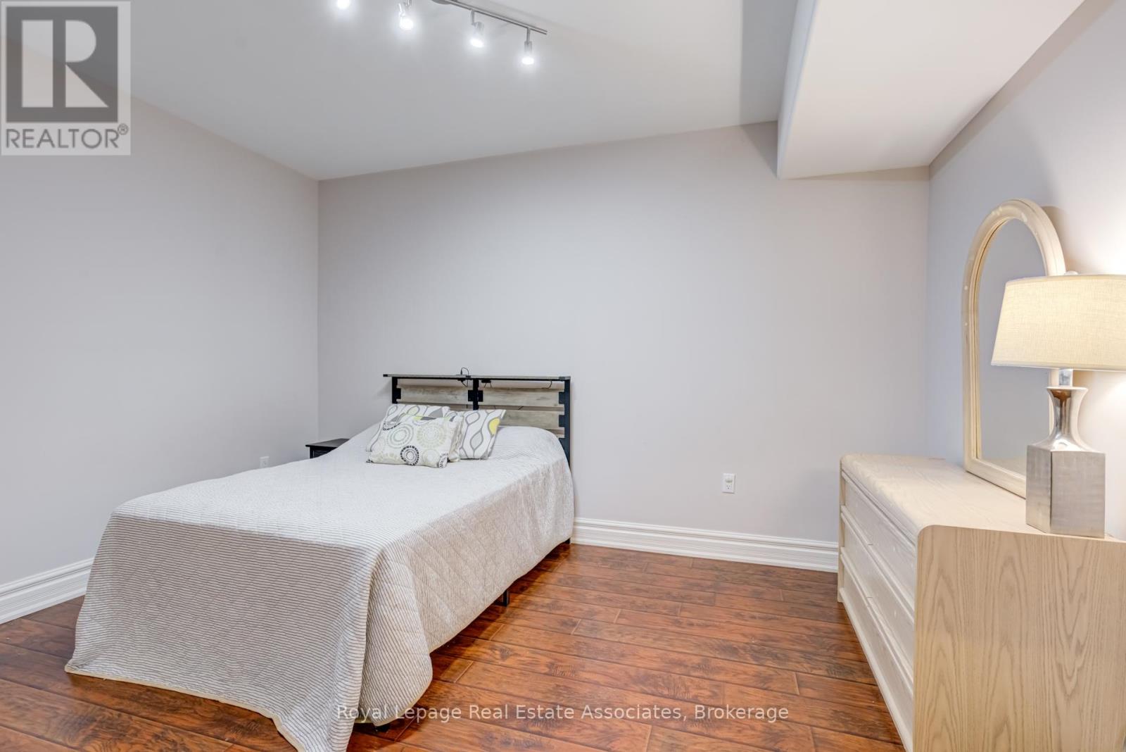 20 Cannington Crescent, Brampton, Ontario  L6X 0W6 - Photo 39 - W12433755