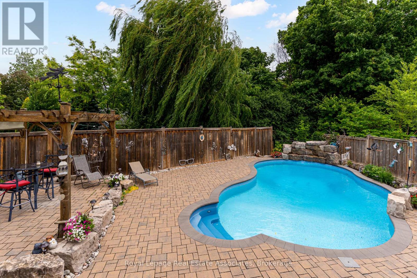 20 Cannington Crescent, Brampton, Ontario  L6X 0W6 - Photo 41 - W12433755