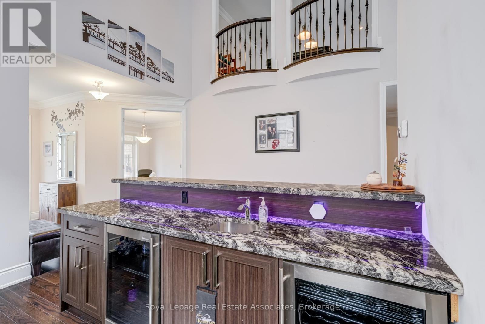 20 Cannington Crescent, Brampton, Ontario  L6X 0W6 - Photo 8 - W12433755