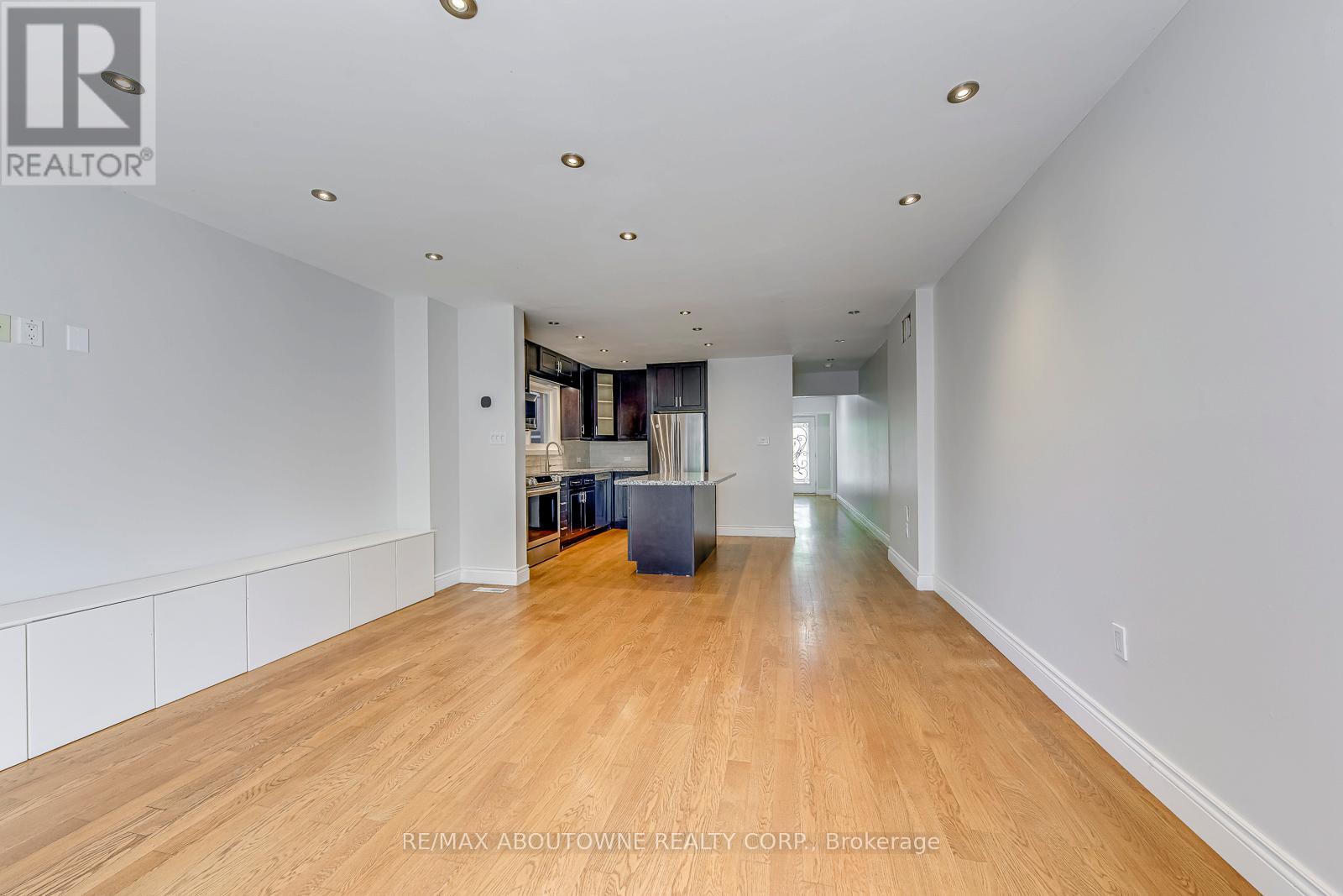 2407 Stefi Trail, Oakville, Ontario  L6H 5Y5 - Photo 12 - W12433766