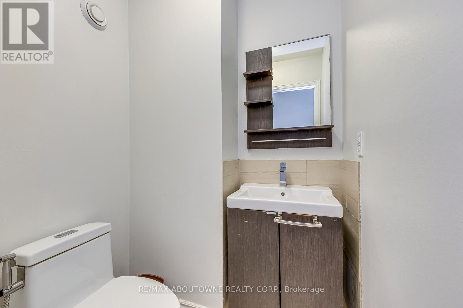 2407 Stefi Trail, Oakville, Ontario  L6H 5Y5 - Photo 13 - W12433766