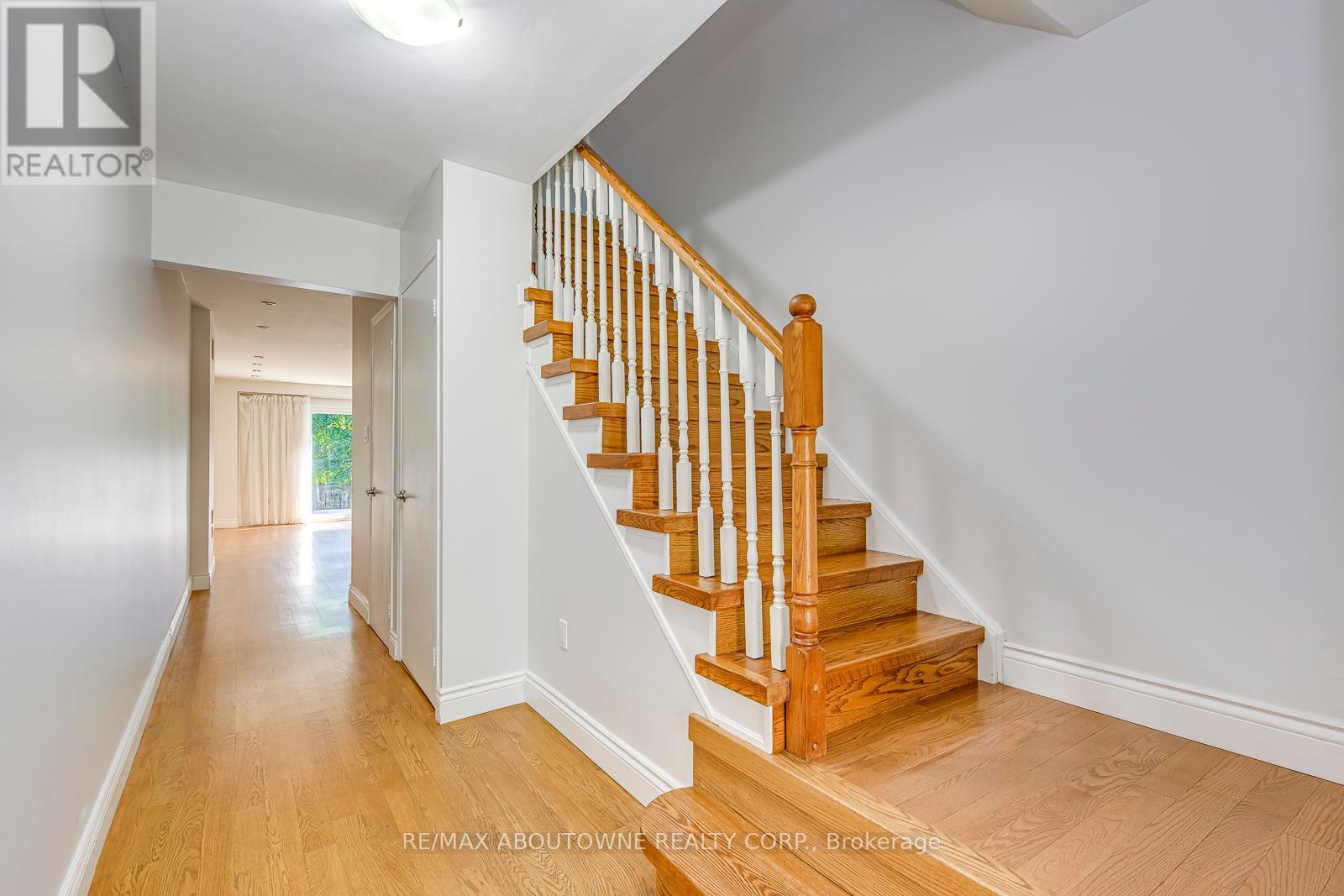 2407 Stefi Trail, Oakville, Ontario  L6H 5Y5 - Photo 14 - W12433766