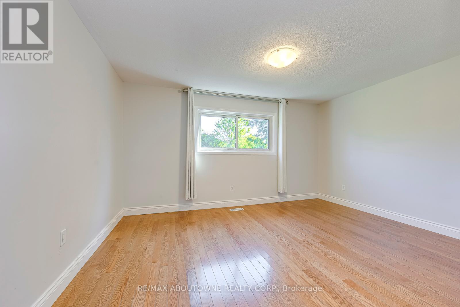 2407 Stefi Trail, Oakville, Ontario  L6H 5Y5 - Photo 17 - W12433766