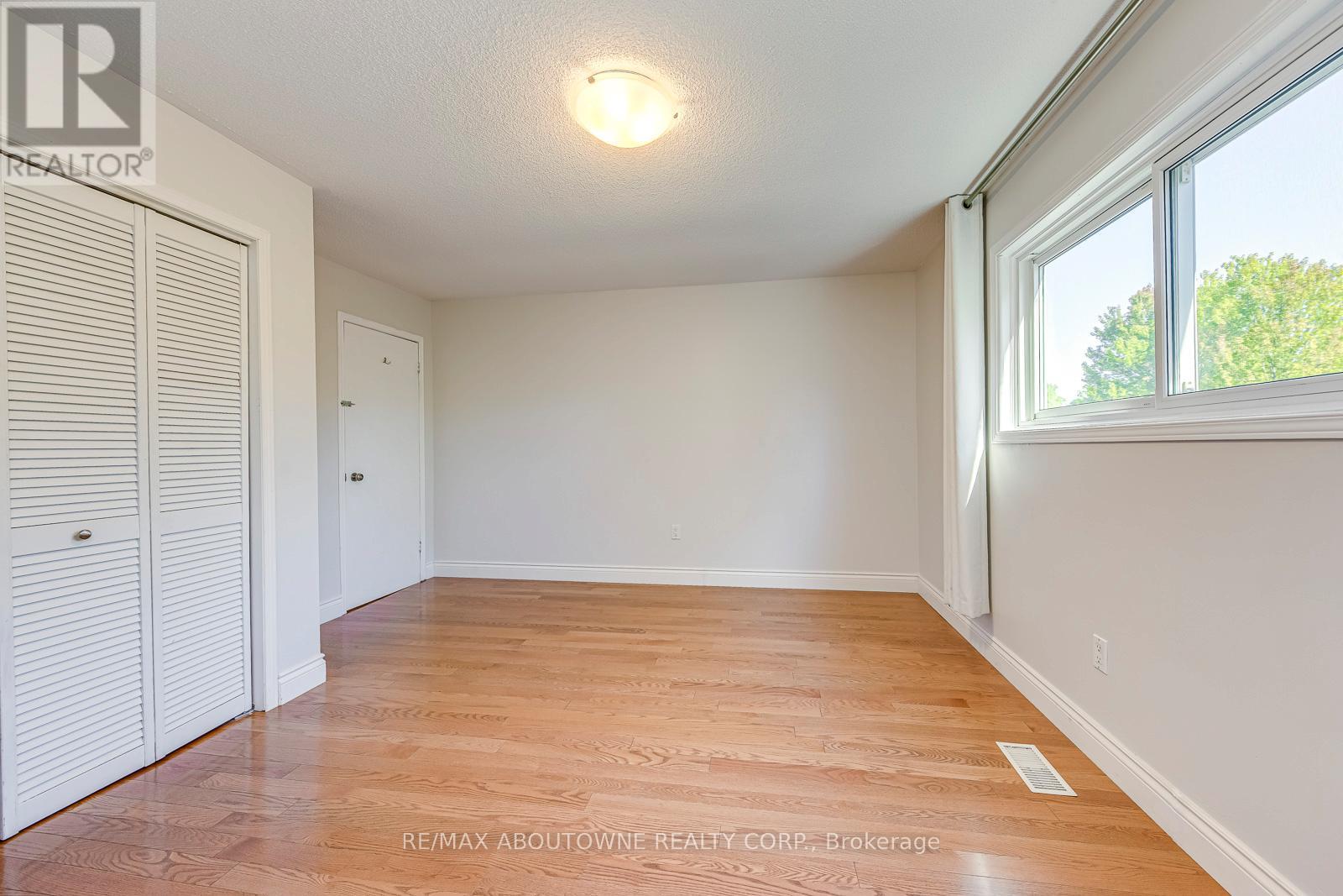 2407 Stefi Trail, Oakville, Ontario  L6H 5Y5 - Photo 19 - W12433766