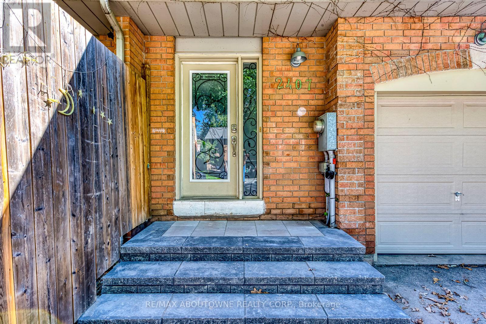 2407 Stefi Trail, Oakville, Ontario  L6H 5Y5 - Photo 3 - W12433766