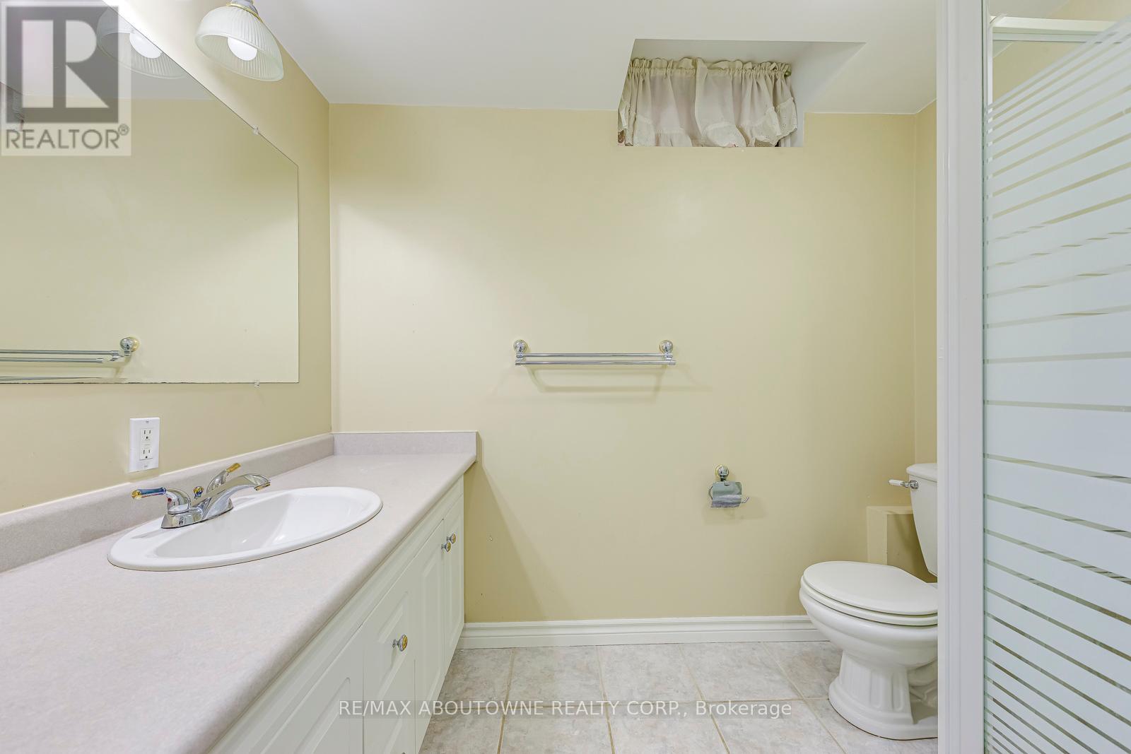 2407 Stefi Trail, Oakville, Ontario  L6H 5Y5 - Photo 31 - W12433766