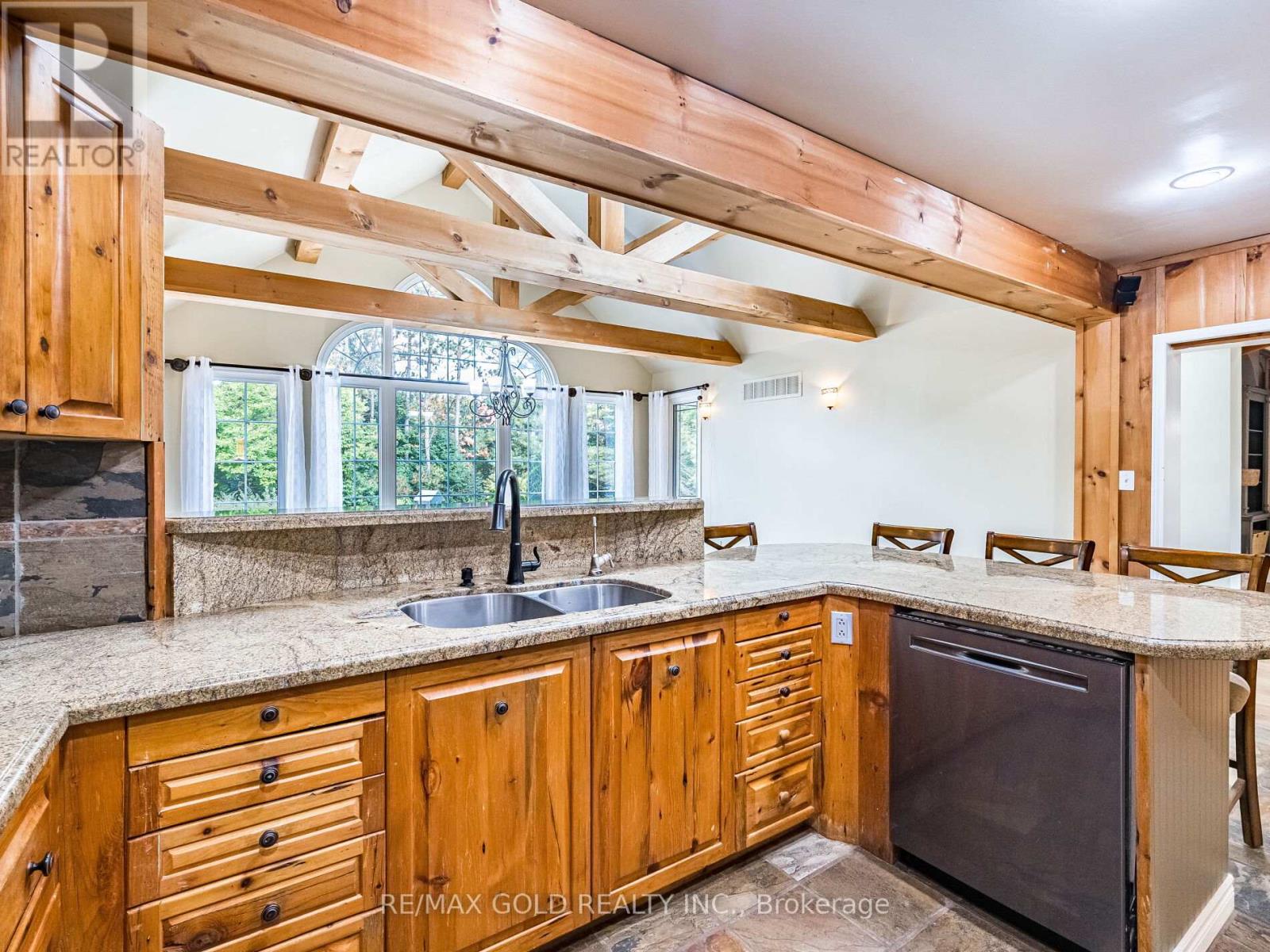 20054 Horseshoe Hill Road, Caledon, Ontario  L7K 2B6 - Photo 10 - W12433789