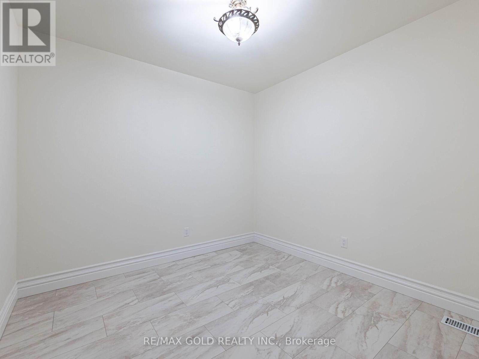 20054 Horseshoe Hill Road, Caledon, Ontario  L7K 2B6 - Photo 21 - W12433789