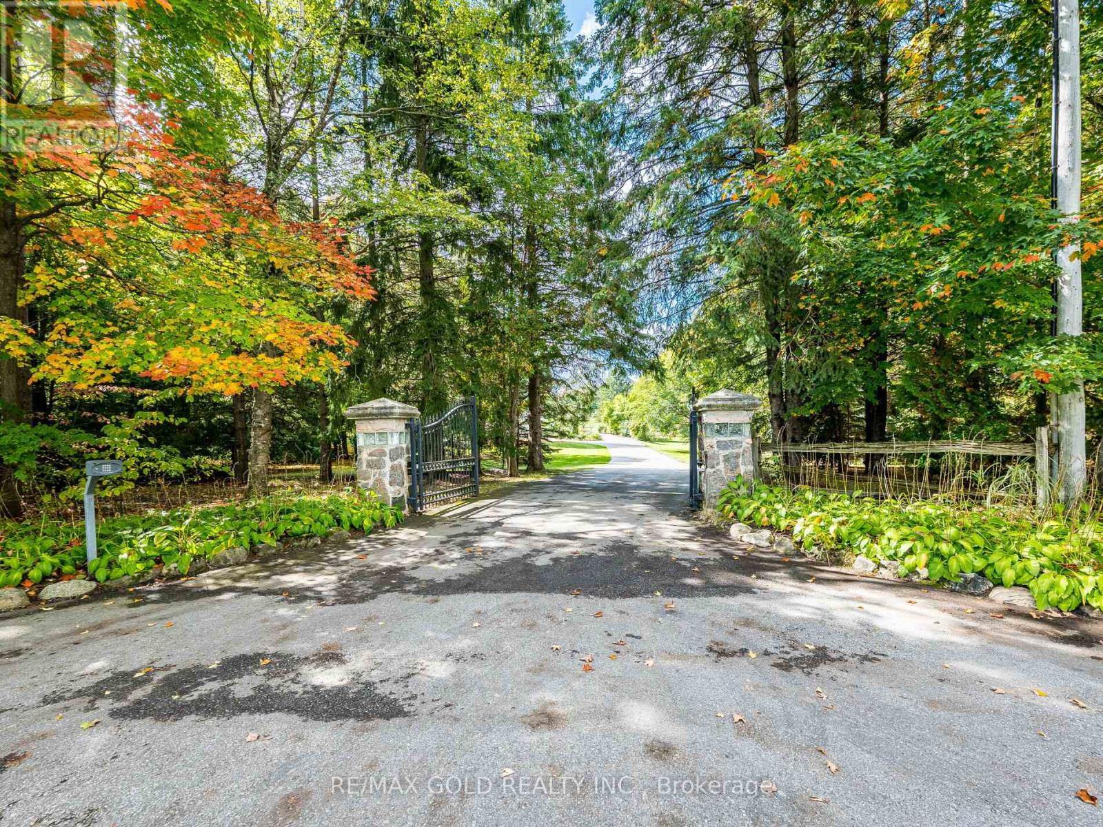 20054 Horseshoe Hill Road, Caledon, Ontario  L7K 2B6 - Photo 38 - W12433789