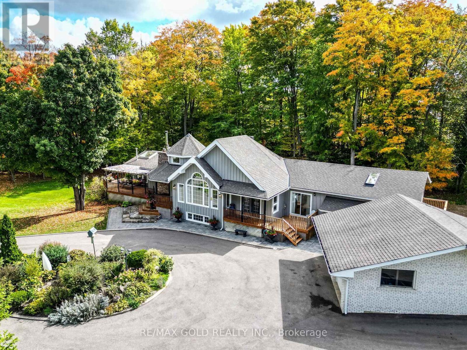 20054 Horseshoe Hill Road, Caledon, Ontario  L7K 2B6 - Photo 4 - W12433789