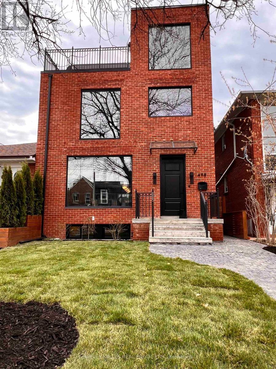 498 Roxton Road, Toronto, Ontario  M6G 3R4 - Photo 2 - C12368184