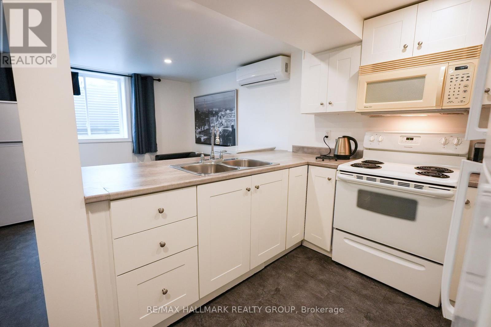 924 Bermuda Avenue, Ottawa, Ontario  K1K 0V6 - Photo 20 - X12316561
