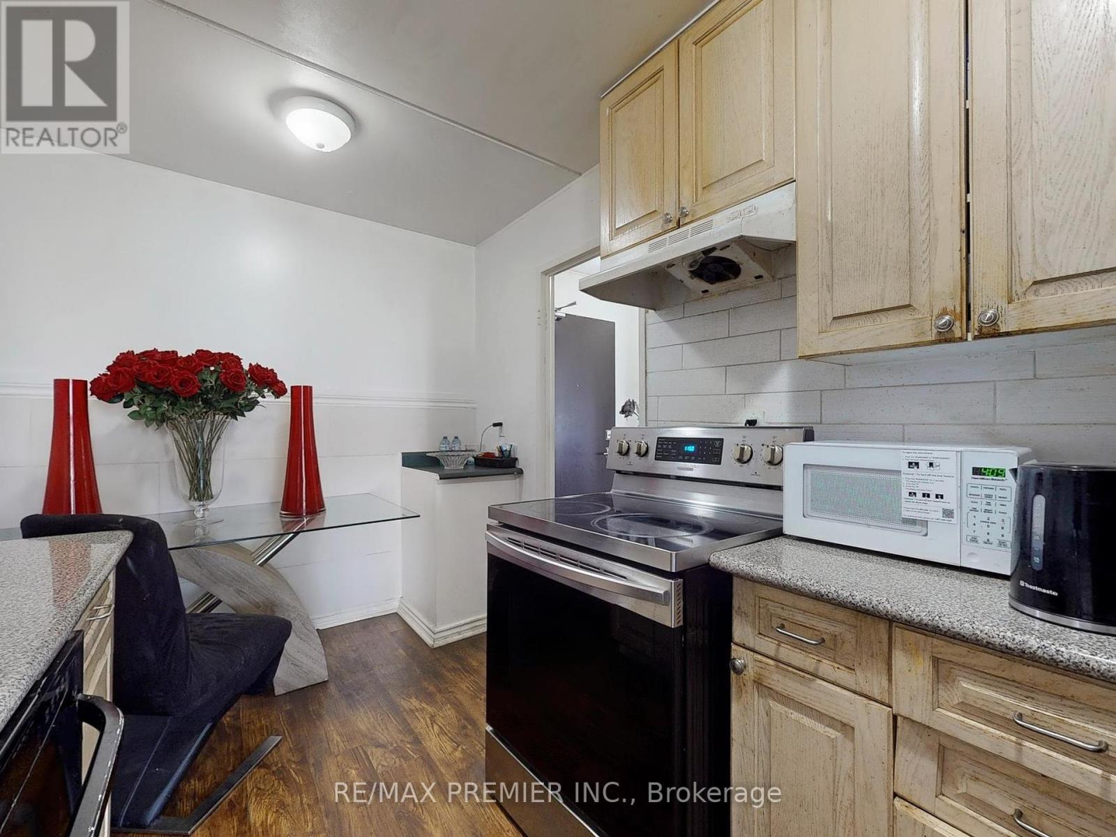 614 - 2 Glamorgan Avenue, Toronto, Ontario  M1P 2M8 - Photo 13 - E12387678
