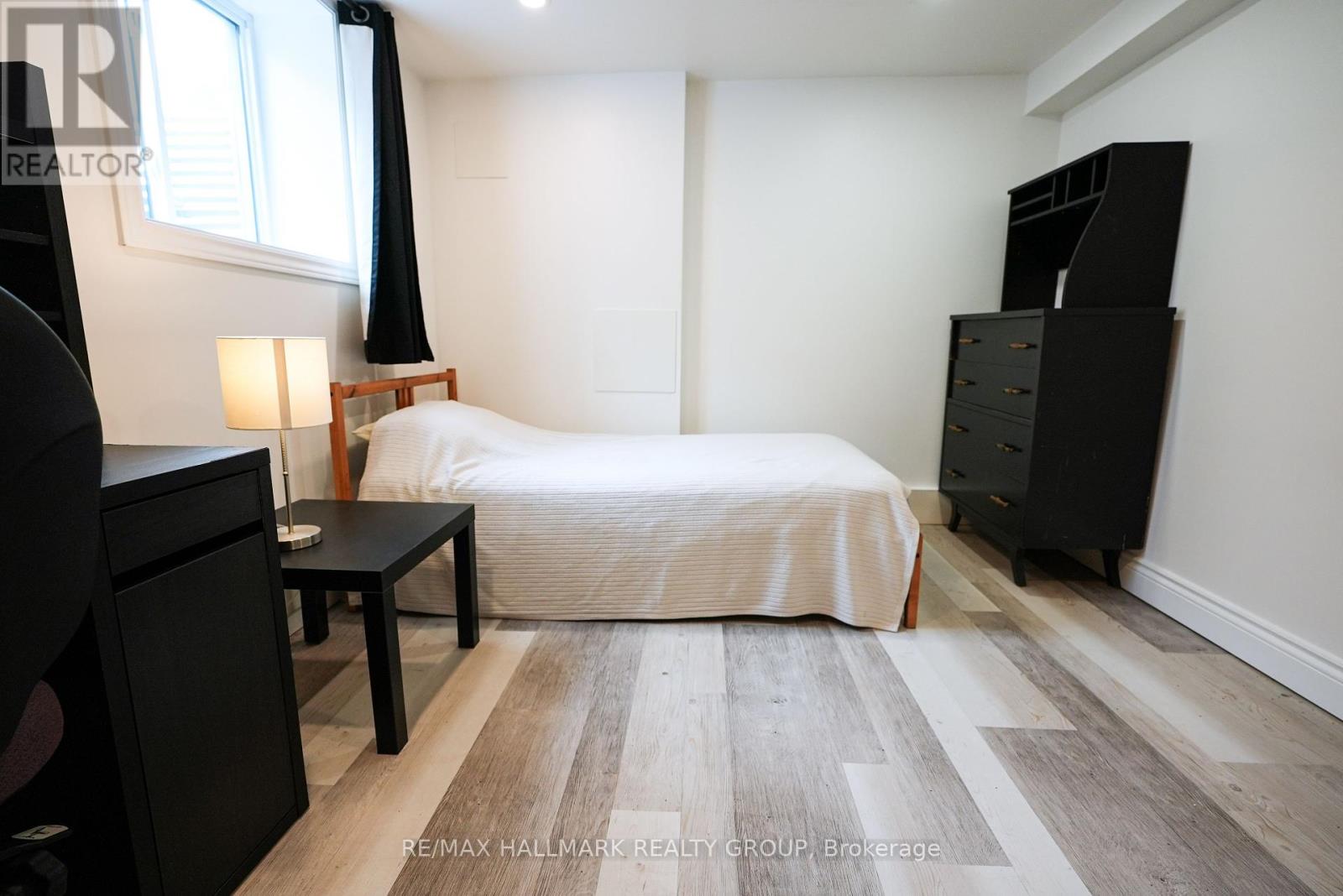 924 Bermuda Avenue, Ottawa, Ontario  K1K 0V6 - Photo 29 - X12316561