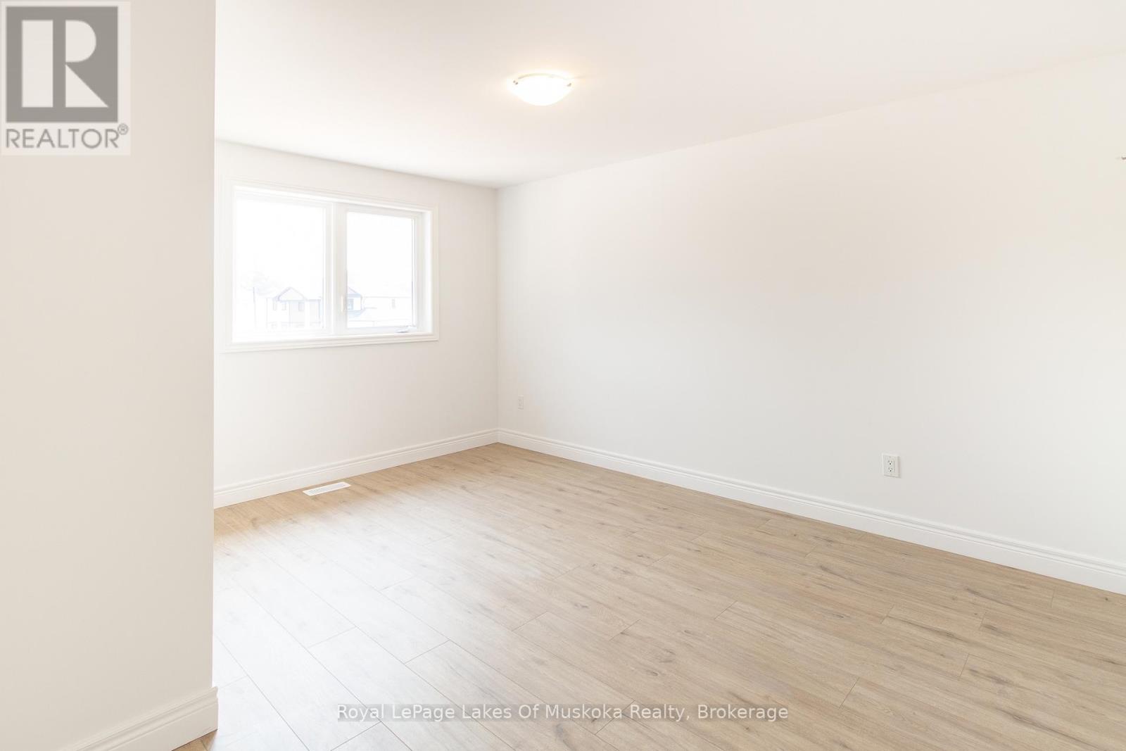 37 Whitehorn Park, Bracebridge, Ontario  P1L 0A7 - Photo 27 - X12433855
