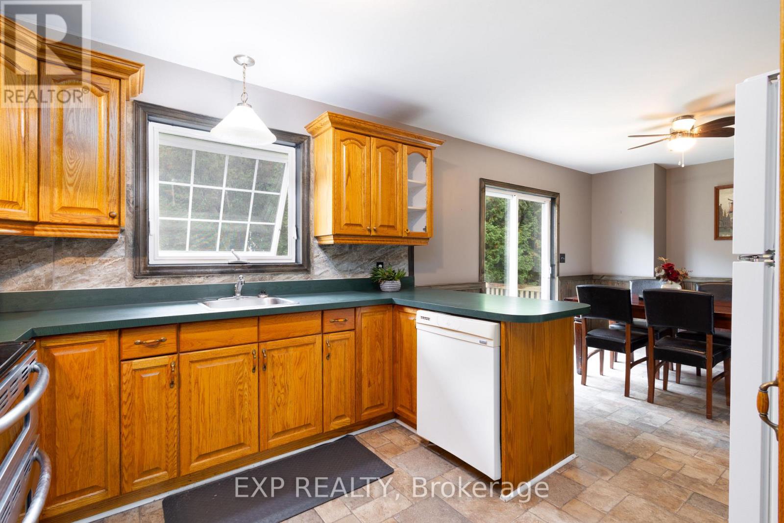 146 Mark Road, Kawartha Lakes, Ontario  K0M 1G0 - Photo 10 - X12433751