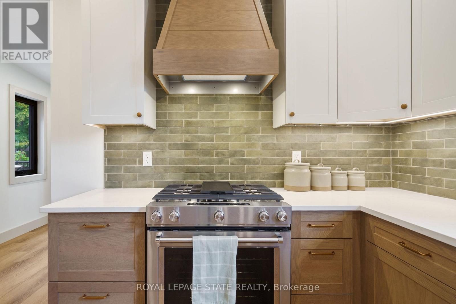 51 Terrace Hill Street, Brantford, Ontario  N3R 1E8 - Photo 20 - X12433774